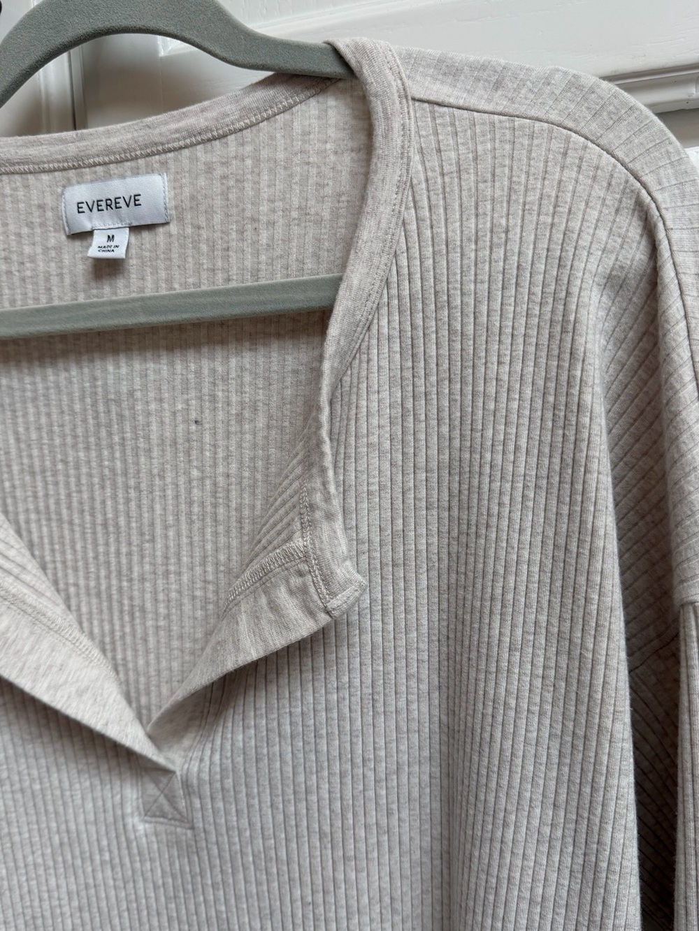 Evereve Ribbed Split Neck Long Sleeve Top Natural Beige Size Medium - Picture 5 of 8